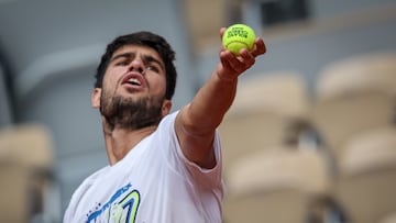 Carlos Alcaraz, durante un entrenamiento en Roland Garros.