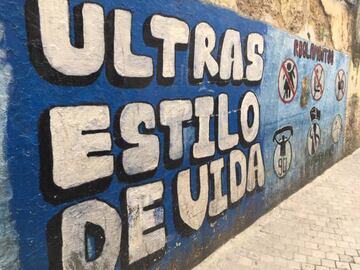 Mural de los ultras del equipo local