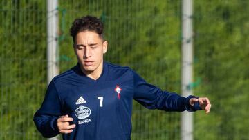 El extremo turco Emre Mor se ejercita en las instalaciones deportivas de A Madroa. 