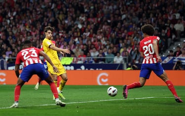 Centro de Ilkay Gündogan a Robert Lewandowski en el área y pone el pase de la muerte al delantero portugués para que anote el  pirmer tanto.