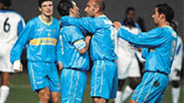 <b>LA FIESTA DEL FÚTBOL</b>. La selección asturiana goleó con facilidad a la de Honduras en el partido disputado ayer en Avilés.