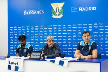 Indias, en el centro, junto a Duk (izquierda) y Barisic (derecha). 