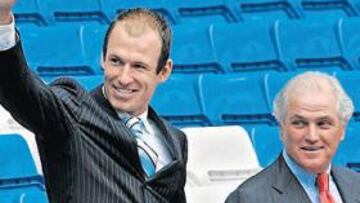 Robben junto a Ramón Calderón