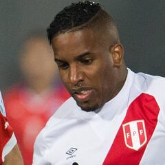 Perú pierde a Farfán por lesión antes de enfrentar a la Roja