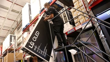 Thanksgiving is upon us and that means Black Friday, but retailers are already promoting sales for the shopping extravaganza. Here’s what to know…