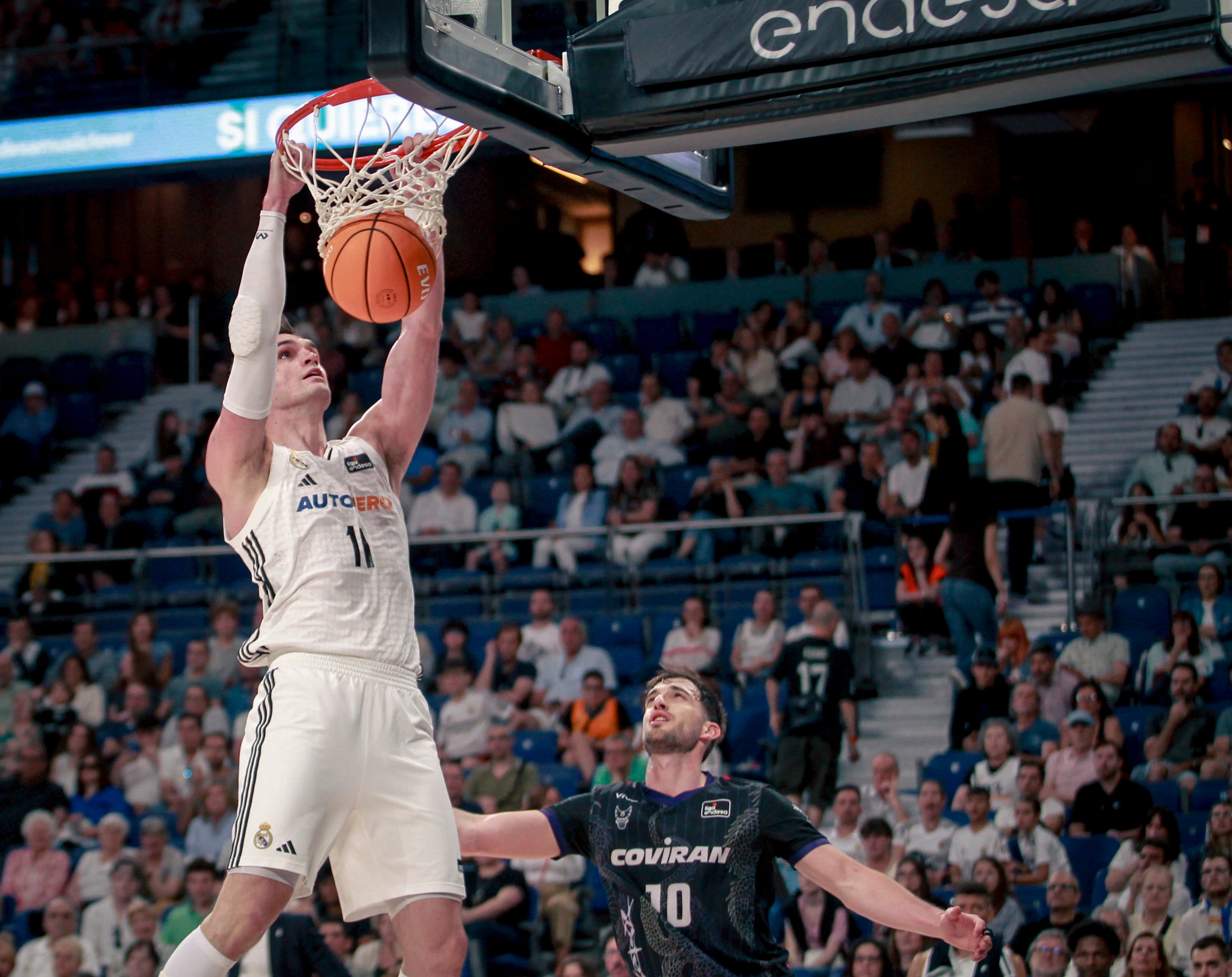 El Madrid cierra una temporada perfecta en casa