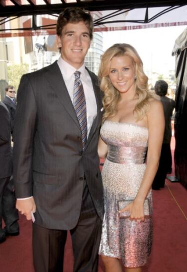 SuperBowl XLVI: WAGs