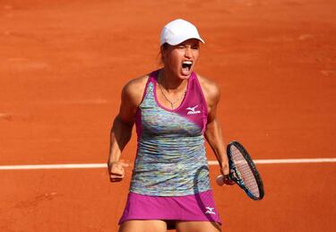 Chinese outsider Wang shocks Venus Williams in Paris