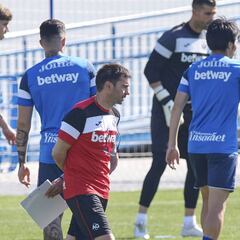 El dilema Eraso llama a Garitano