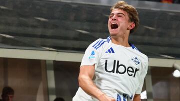 Bergamo (Italy), 24/09/2024.- Como'Äôs Nico Paz celebrates after the 1-2 goal during the Italian Serie A soccer match between Atalanta BC and Como 1907, in Bergamo, Italy, 24 September 2024. (Italia) EFE/EPA/MICHELE MARAVIGLIA