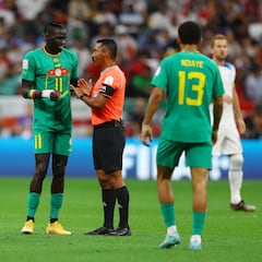 Fernando Palomo muestra su apoyo por árbitro de El Salvador en el Inglaterra-Senegal