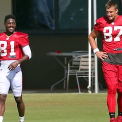 Bucs coach Arians doubtful about Gronkowski and Brown's return