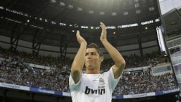 <b>PRIMER LLENO.</b> Cristiano Ronaldo ha llenado el Bernabéu en su primer día como jugador del Real Madrid.