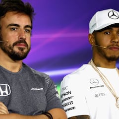 Hamilton ironiza con el resultado de Alonso en las 500 Millas