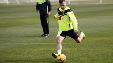 Borja Mart&iacute;nez, durante un entrenamiento con el Elche.