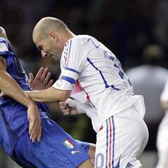 A Marco Materazzi le muestran el rodillazo de Falcón y dice esto