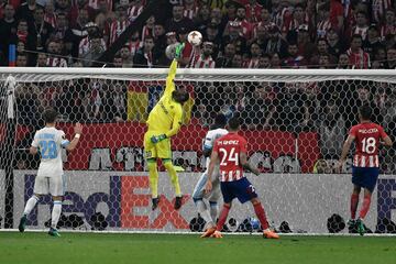 El portero Steve Mandanda.