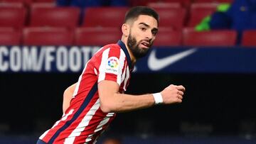 Carrasco celebra su gol en el Atl&eacute;tico-Bar&ccedil;a.