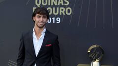 Jo&atilde;o F&eacute;lix, del Atl&eacute;tico, durante una entrega de premios en Portugal.