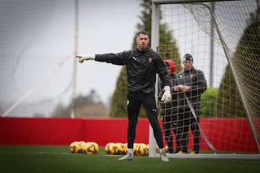 Málaga CF, rescate y trampolín para Rubén Yáñez