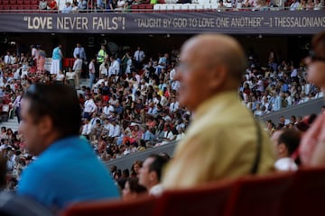 Los testigos de Jehová inundan de fe el Wanda Metropolitano