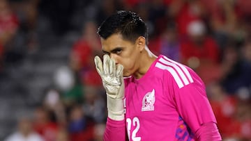 The Chivas goalkeeper remains a contender for Mexico’s starting job, but recent mistakes have intensified scrutiny ahead of the 2026 World Cup.