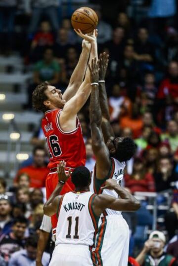 Pau Gasol, superior a Brandon Knight y Larry Sanders.