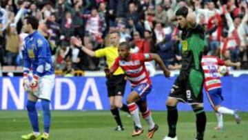 Brahimi celebra el gol.