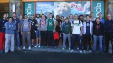 AMIGOS. La plantilla del Andorra estrechó lazos y disfrutó en Naturlandia durante la pretemporada.