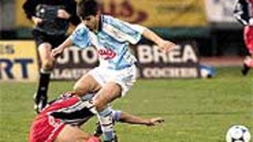 <b>CON PRECAUCIÓN.</B> Juanito avisó ayer que el Compostela no está salvado y que no debe haber confianzas.