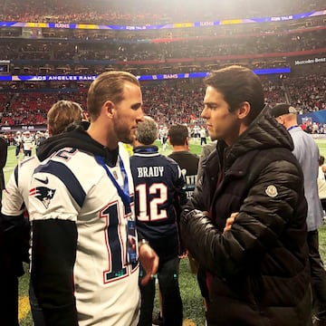 Harry Kane and Kaká chat ahead of the LIII Super Bowl.