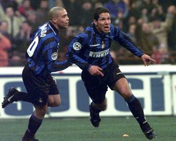 Ronaldo Nazário y Diego Simeone coincidieron defendiendo la camiseta del Inter durante las temporadas 97/98 y 98/99