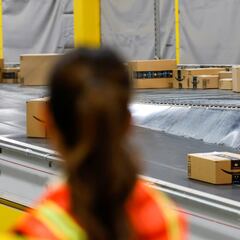 Los trabajadores de Amazon podrían ir a la huelga justo antes de las fiestas: Esto es lo que se sabe