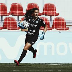 Aline Reis ‘descuelga’ los guantes para volver al Granadilla