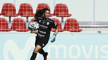 Aline regresa al fútbol en activo.