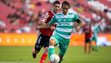El defensa argentino culpó a los futbolistas y a la directiva de los laguneros por la salida del estratega Luis Zubeldía del equipo.