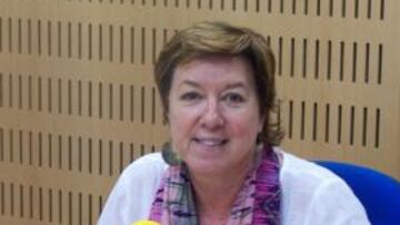 <b>LA ALCALDESA EN LA CASA DE LA RADIO. </b>Barreiro en los estudios de la Cadena SER en Murcia.