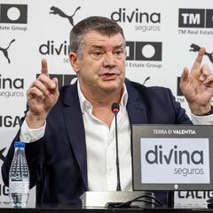 Gourlay evita hablar de Sadiq