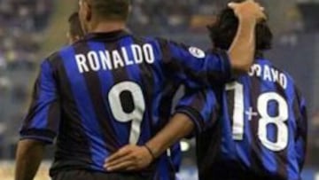 Iván Zamorano debió cambiar su tradicional '9' por el inédito 1+8.