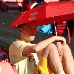 Özil tuvo escapatoria