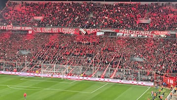 El repudiable cántico contra los chilenos: la U lo volvió a sufrir en Argentina