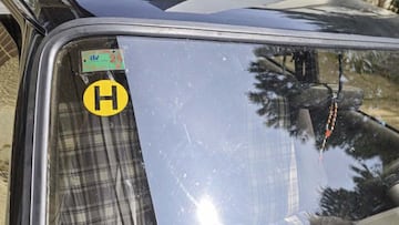 Qué es la pegatina H de la DGT, la excepción a la norma para que estos vehículos puedan circular por zonas restringidas