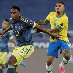 Colombia cae ante Brasil con polémica, pero va a cuartos