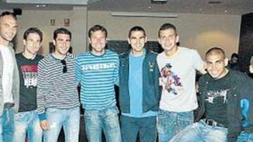 <b>REUNIÓN. </b>Xisco, Rivas, Morán, Enrique, Varela, Juanito, De la Cuesta, Bezares y Luis Fernández.