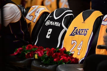 Las imágenes del espectacular homenaje a Bryant en el Staples