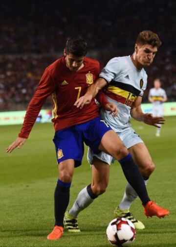 Alvaro Morata con Thomas Meunier.