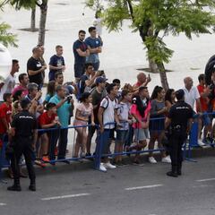Se desata la locura en Elche para ver a Saúl y a la Selección