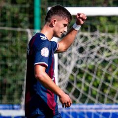 Galarza, un ‘9’ condecorado que espera la llamada de Etxeberria