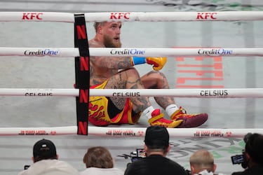 Jake Paul sobre la lona del Kaseya Center.