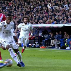 El caño de Vinicius que levantó el "¡Ooohh!" del Bernabéu